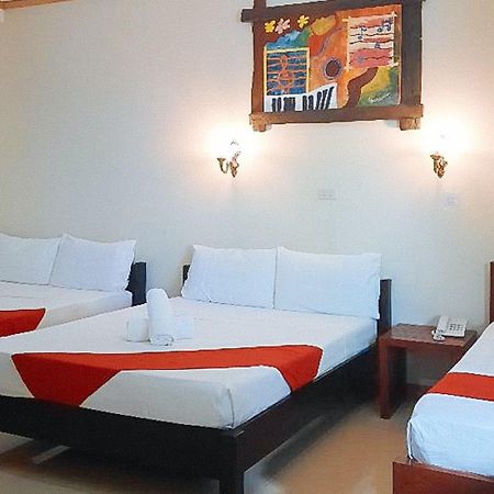 Reddoorz At New Casamila Hotel Palawan Puerto Princesa Luaran gambar