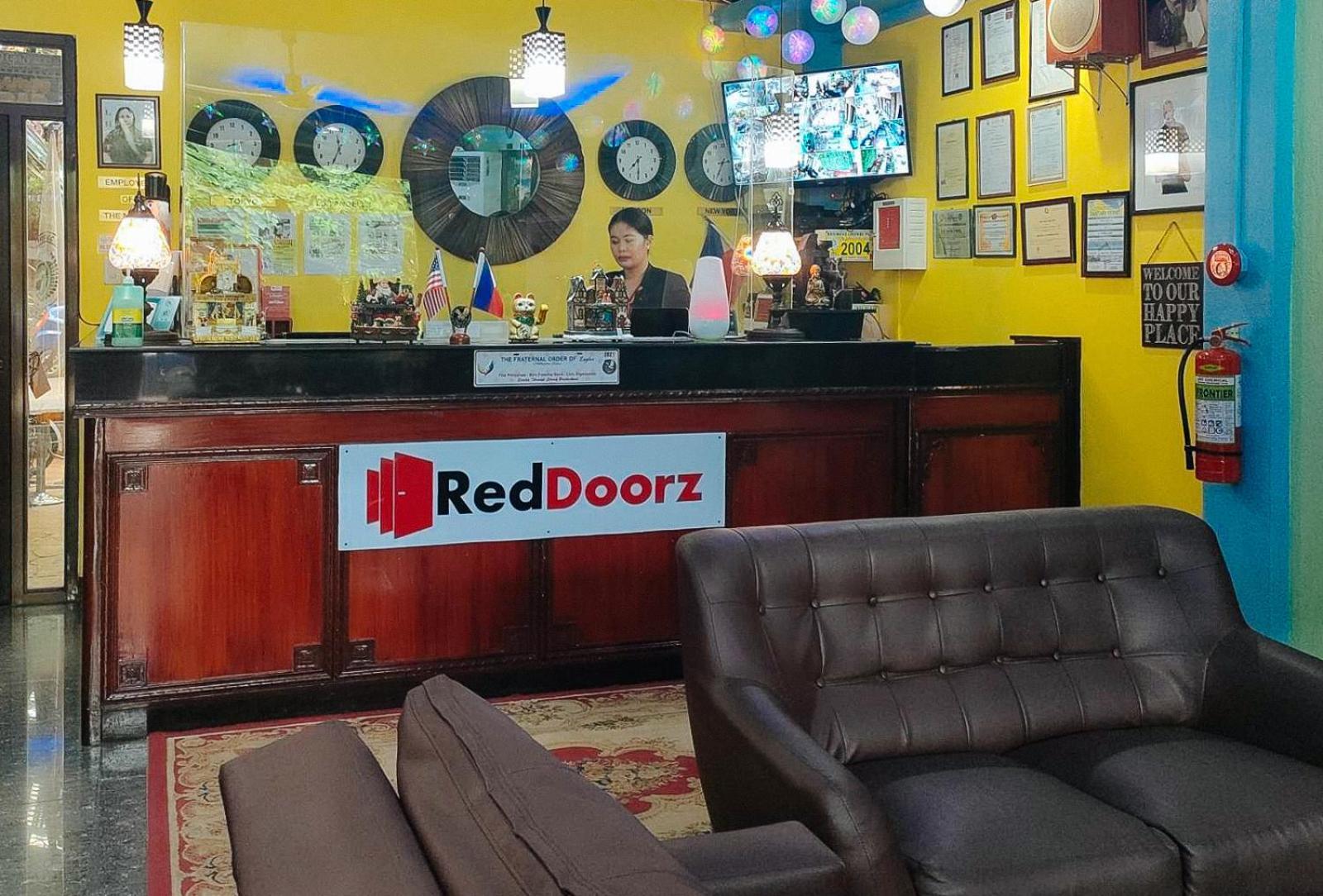 Reddoorz At New Casamila Hotel Palawan Puerto Princesa Luaran gambar
